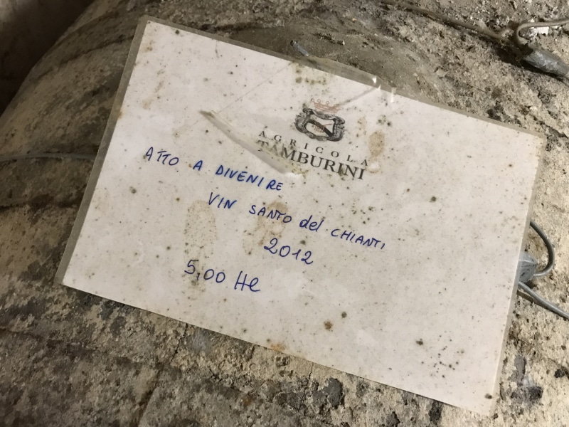 Il vinsanto ancora nel caratello, Agricola Tamburini, Gambassi Terme