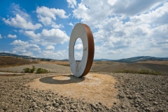 Installazione sulle colline tra Gambassi e Volterra